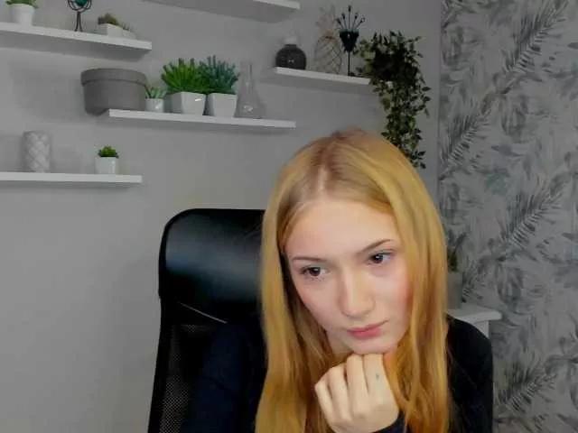 Hot Chloeblonde18 wants you to fuck her body now Chloeblonde18 from BongaCams
