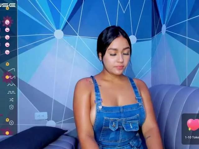 Offline chloeevans on BongaCams