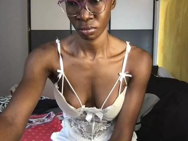 chocopetite on BongaCams 