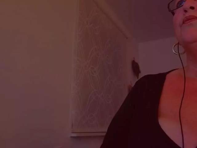 Offline Connyat99 on BongaCams