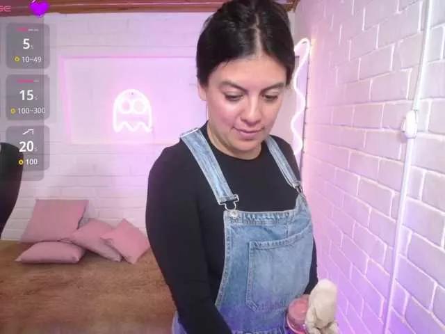 Coraline-tay on BongaCams