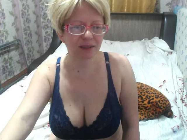 CrazzyBitch on BongaCams