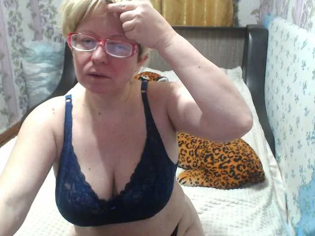 CrazzyBitch on BongaCams