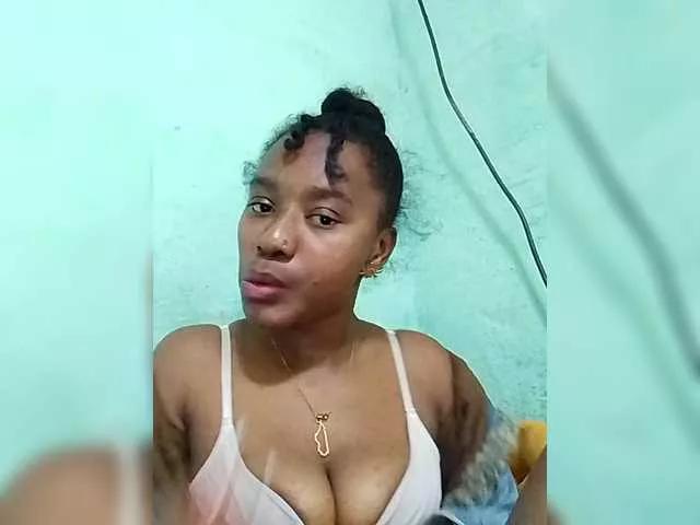 Crystalrosea on BongaCams