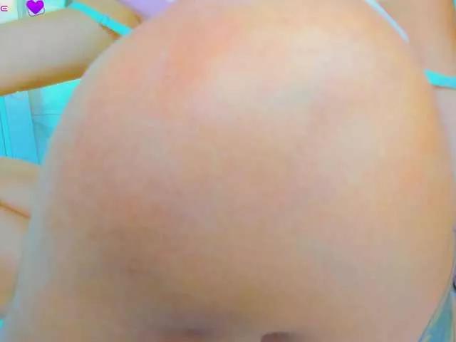 Freechat cutelatinaxxx on BongaCams