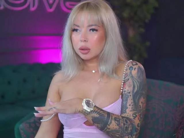 DaenerysDrogo on BongaCams 