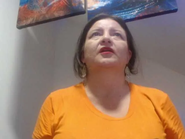 DeboraCienfuegos25 — Hi everyone, I'm going to complete my profile with a sexy video for your entertainment, my loves. I hope you like it a lot and want to know much, much more about me.