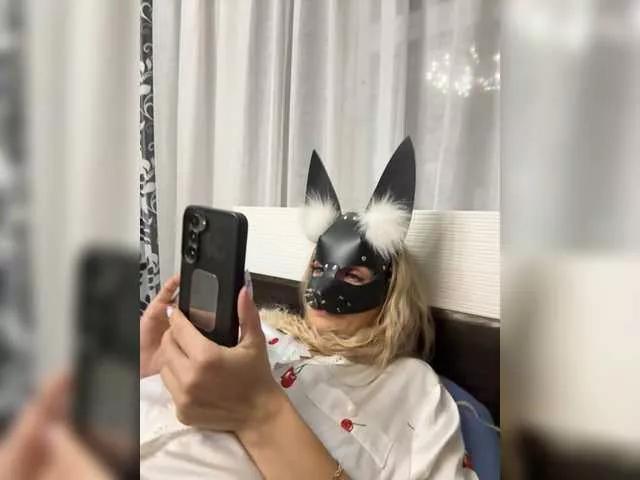 Masturbate to 28 years old Dii-6 from BongaCams Dii-6 from BongaCams