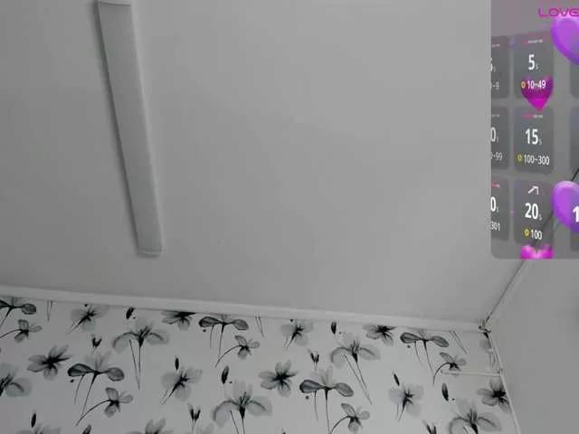 Ehotloveaxxx on BongaCams 