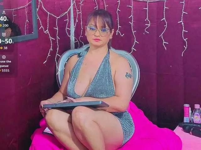 Elegantrouse from BongaCams