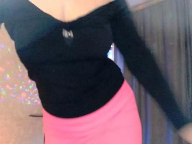 Offline Elenaza1001 on BongaCams