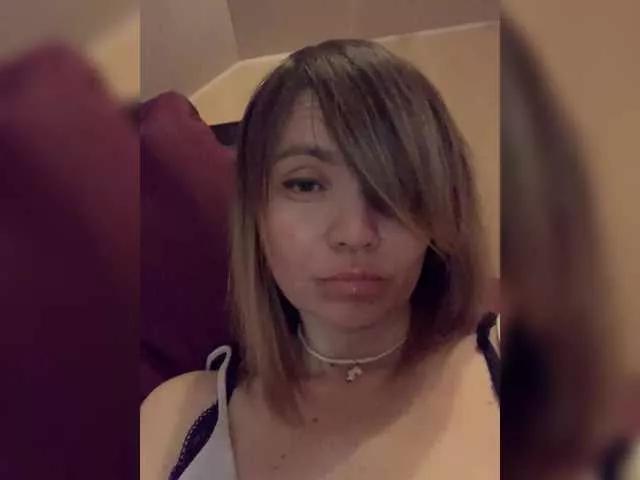 Ella-Pearlie on BongaCams 