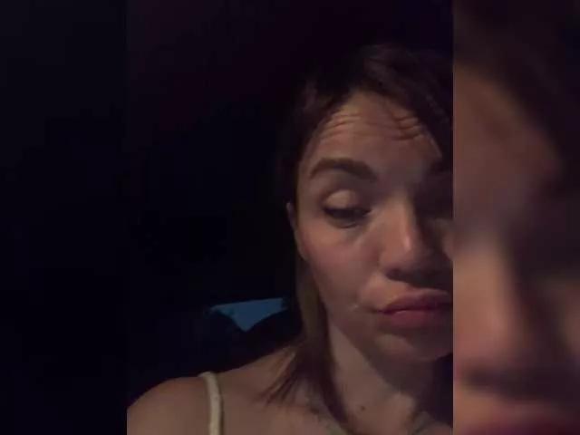 Ella-Pearlie on BongaCams