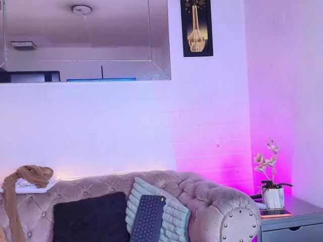 EllenaBoobs