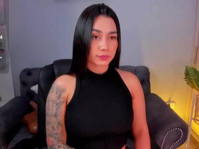 Offline EllieMitchell on BongaCams