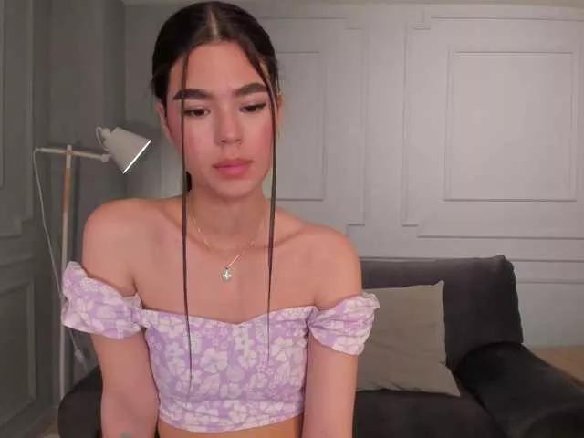 EllieScott on BongaCams 