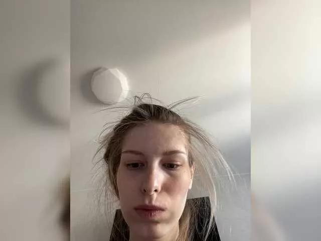 emily- on BongaCams
