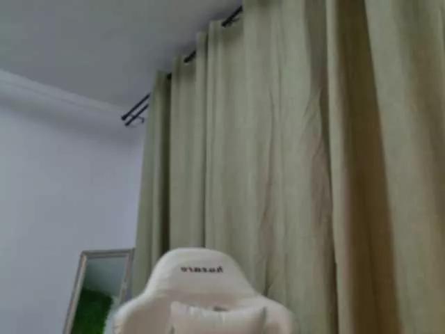 EmilyxJames on BongaCams 