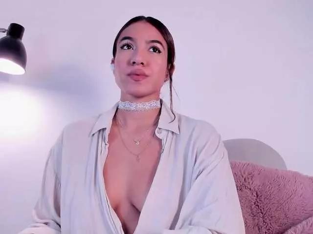 EmmaCoel on BongaCams 
