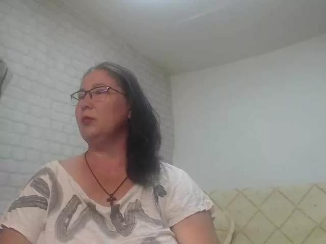 emmasquirt69 on BongaCams 