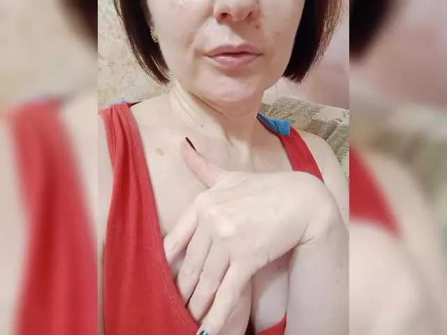 Join Emrinsii, she wants to masturbate for you emrinsii from BongaCams