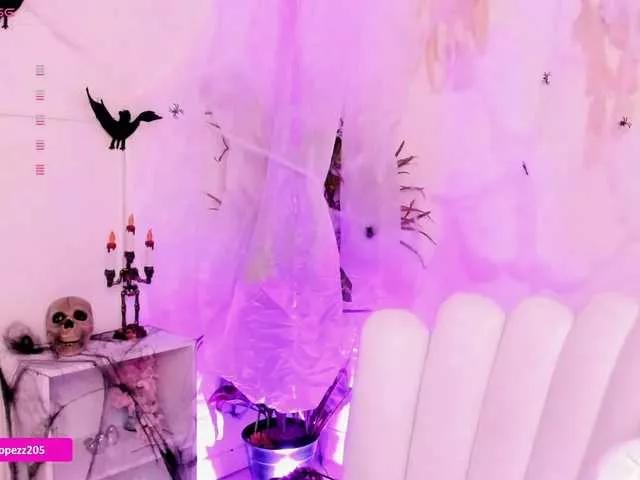 Emylopez on BongaCams