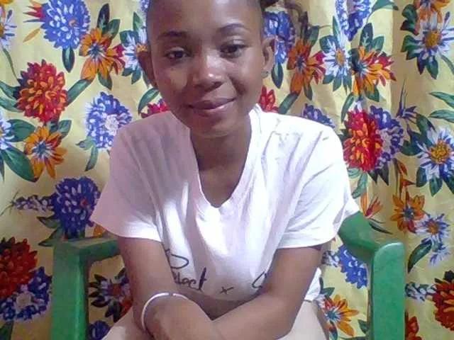 Estelahh on BongaCams