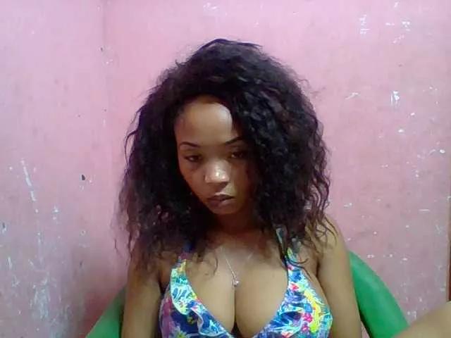 Estelahh on BongaCams