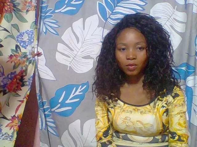 Estelahh on BongaCams