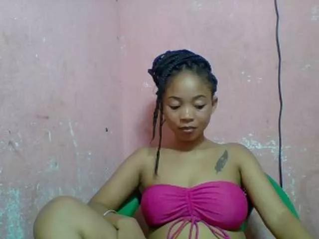 Estelahh from BongaCams