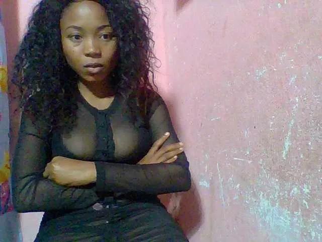 Estelahh on BongaCams