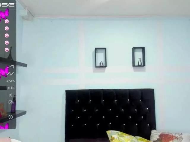 evelyn-11 on BongaCams 