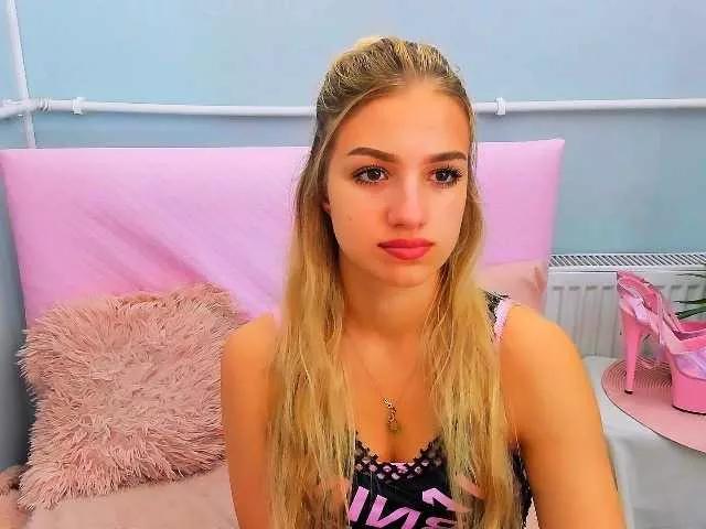 EvetteBody on BongaCams