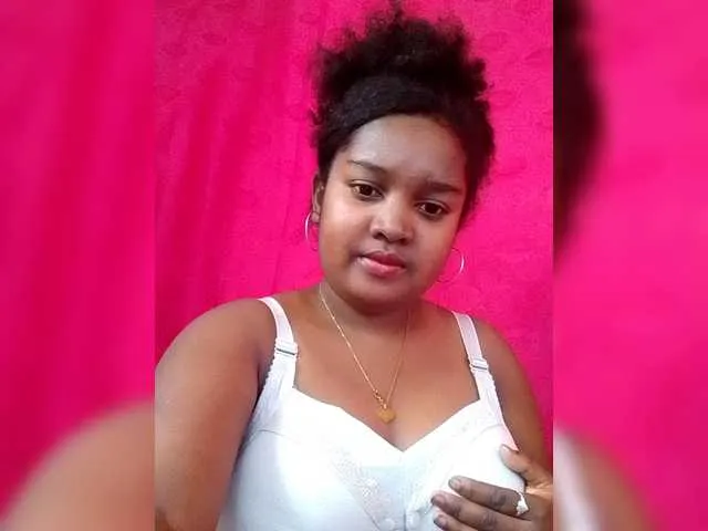 Ezrahsexy on BongaCams