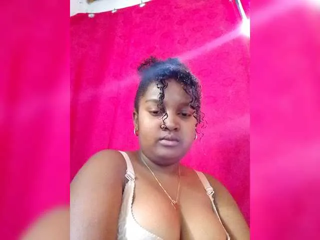 Ezrahsexy on BongaCams