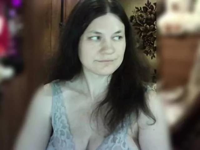 Flowerlily on BongaCams
