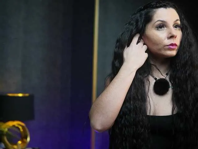 GiaEasyIce on BongaCams