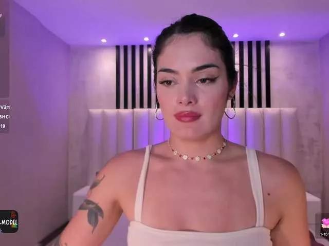 Offline GiaFerrara on BongaCams