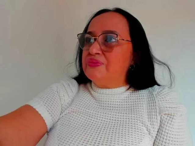 Gianahomi on BongaCams 