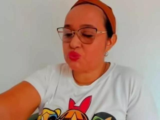 Gianahomi on BongaCams 