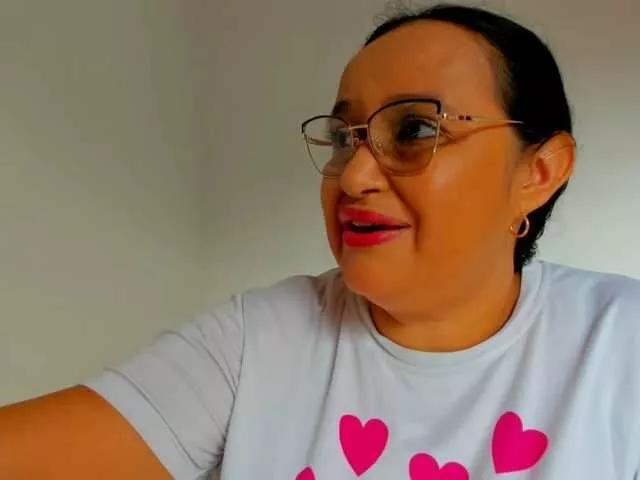 Gianahomi on BongaCams 