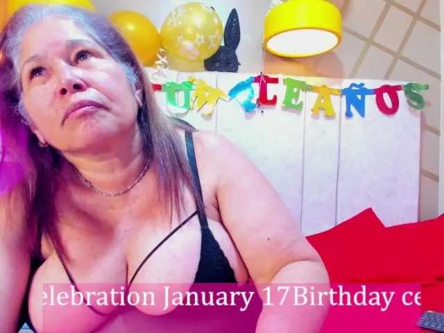 girl-amada on BongaCams 