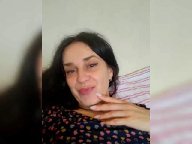 Offline helenakisss on BongaCams