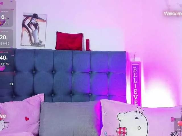 Offline Hellen-star on BongaCams