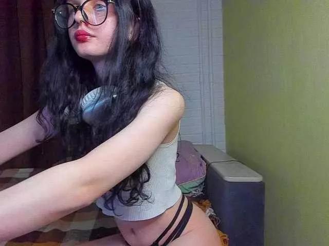 Hi-Kitti on BongaCams 