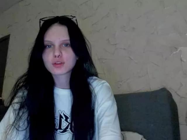 Hi-Kitti on BongaCams 