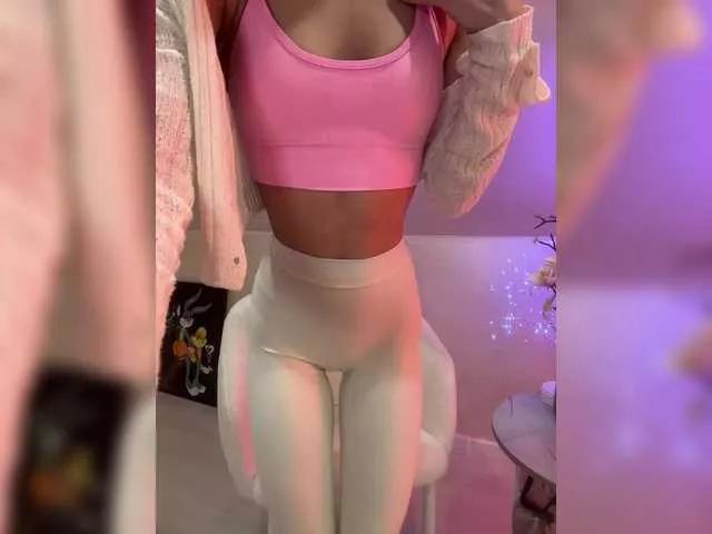 HollyPolly111 on BongaCams 