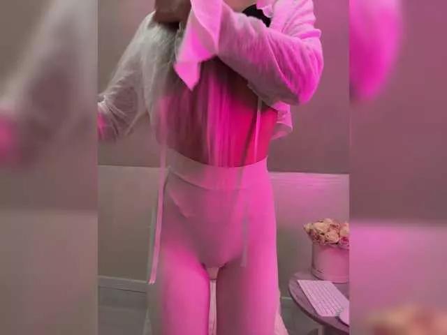 HollyPolly111 on BongaCams 