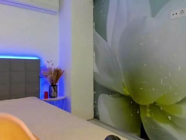 Offline HollyTaillor on BongaCams