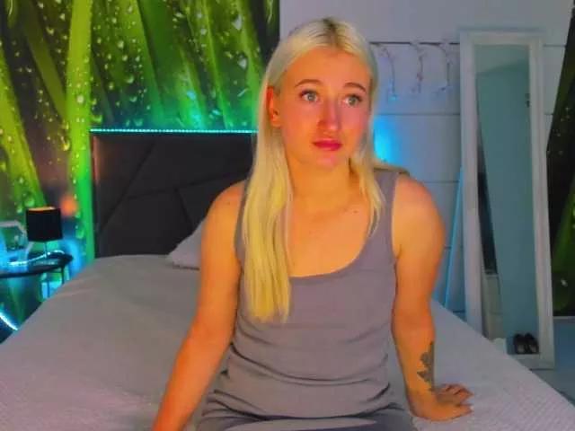 Discover 20 years old HollyTaillor from BongaCams HollyTaillor from BongaCams